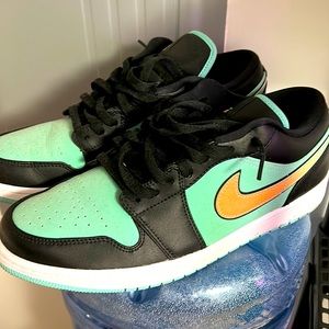 Jordan 1 rare color lows, good condition, rarely worn